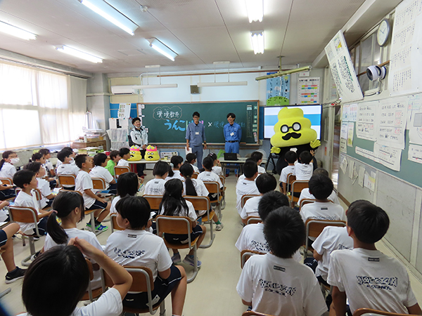 秋田県小坂町・大館市の小学校4校で環境教育を実施しました